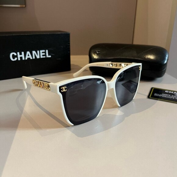 CHANEL Women's White Sunglasses - Picture 1 of 7